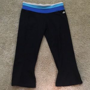 Alo yoga capri flare pants
